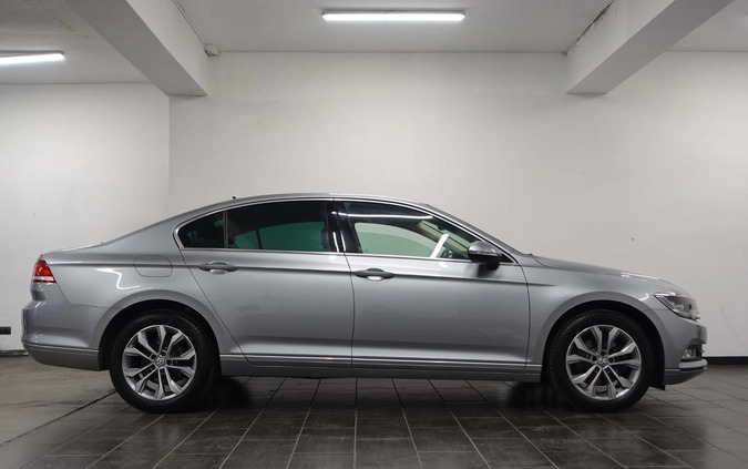 Volkswagen Passat cena 86900 przebieg: 107241, rok produkcji 2018 z Przemków małe 742